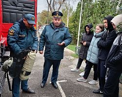 Студенты Лиманского филиала АГПК познакомились с профессией пожарного